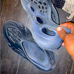 Yeezy obsidian foam runners